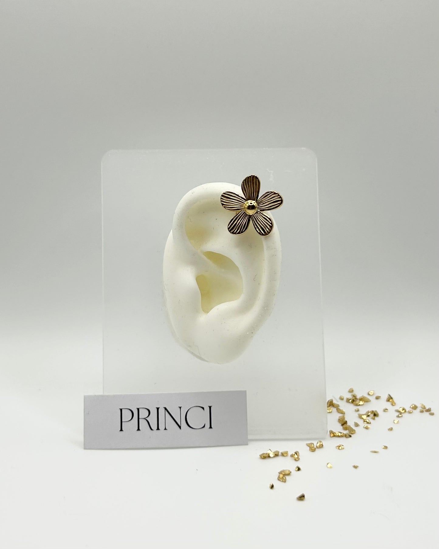 Ear cuff
