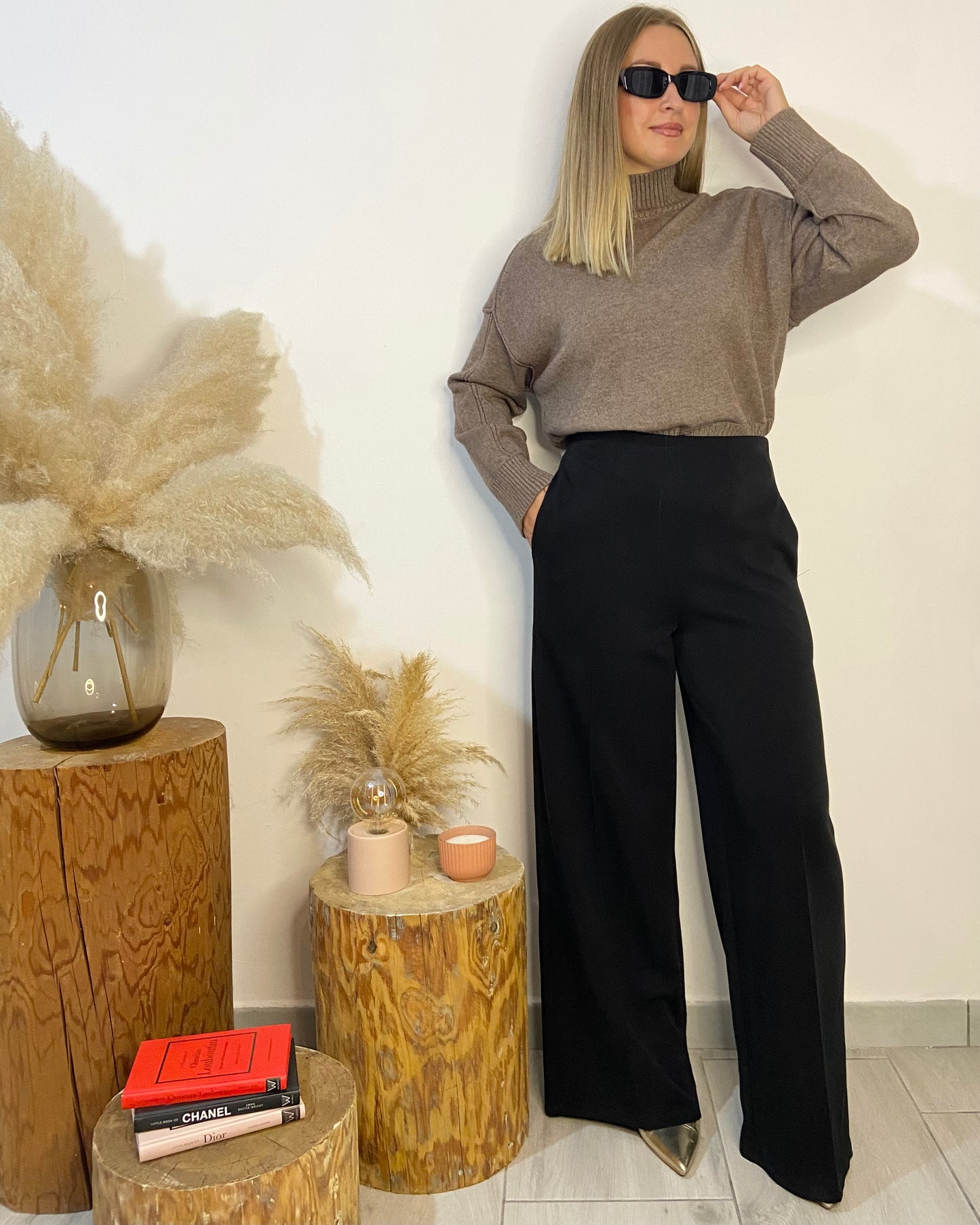 Pantaloni a palazzo con cuciture centrali