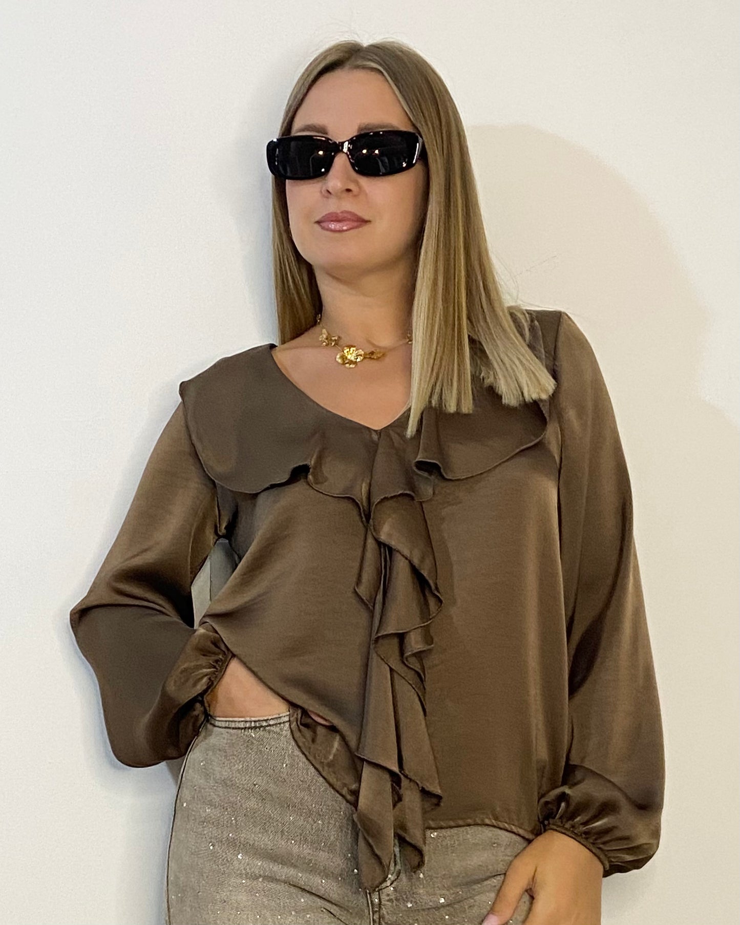 Camicia elegante con volant