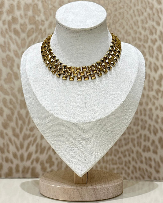 Collana choker borchiata