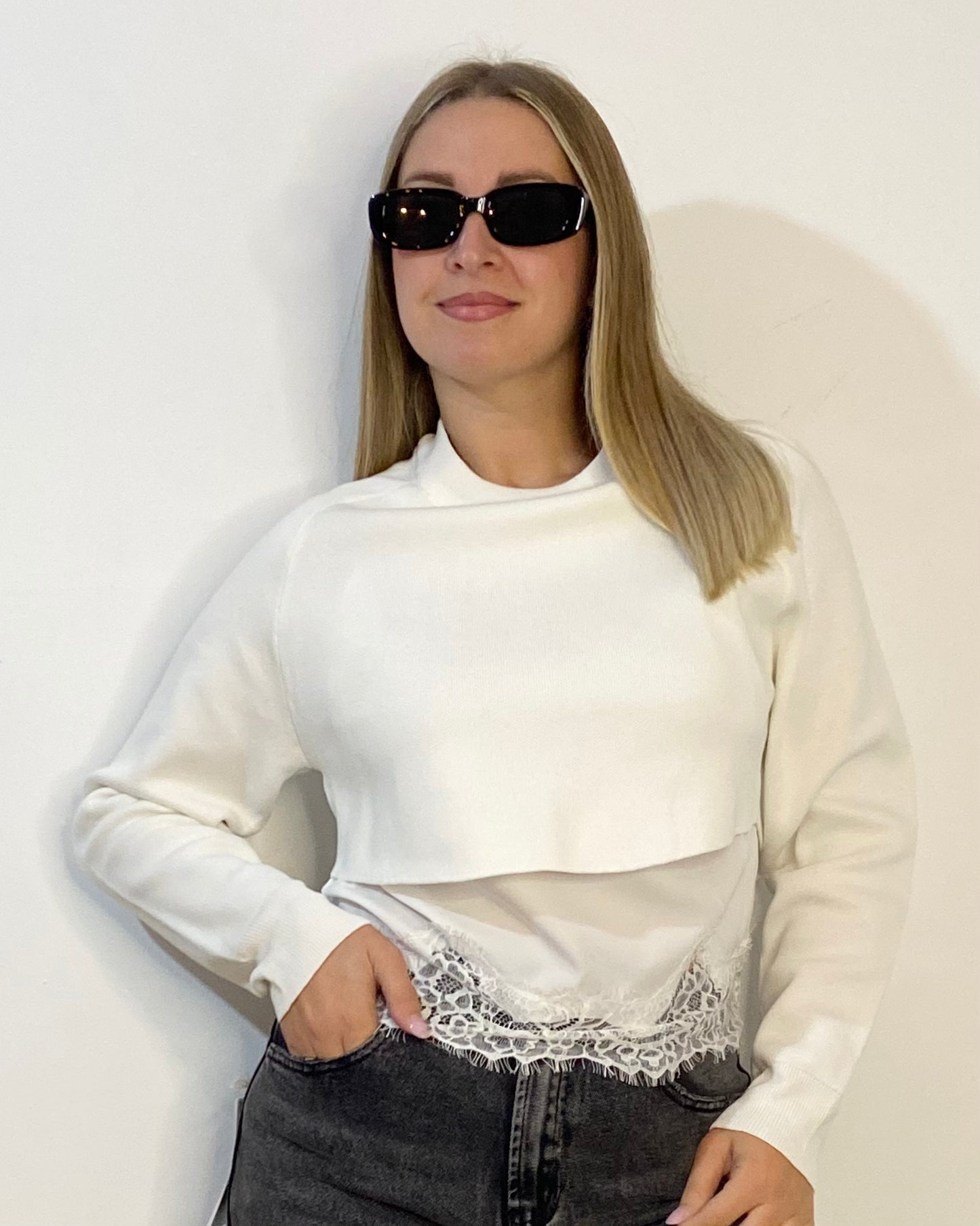 Maglia con fondo pizzo